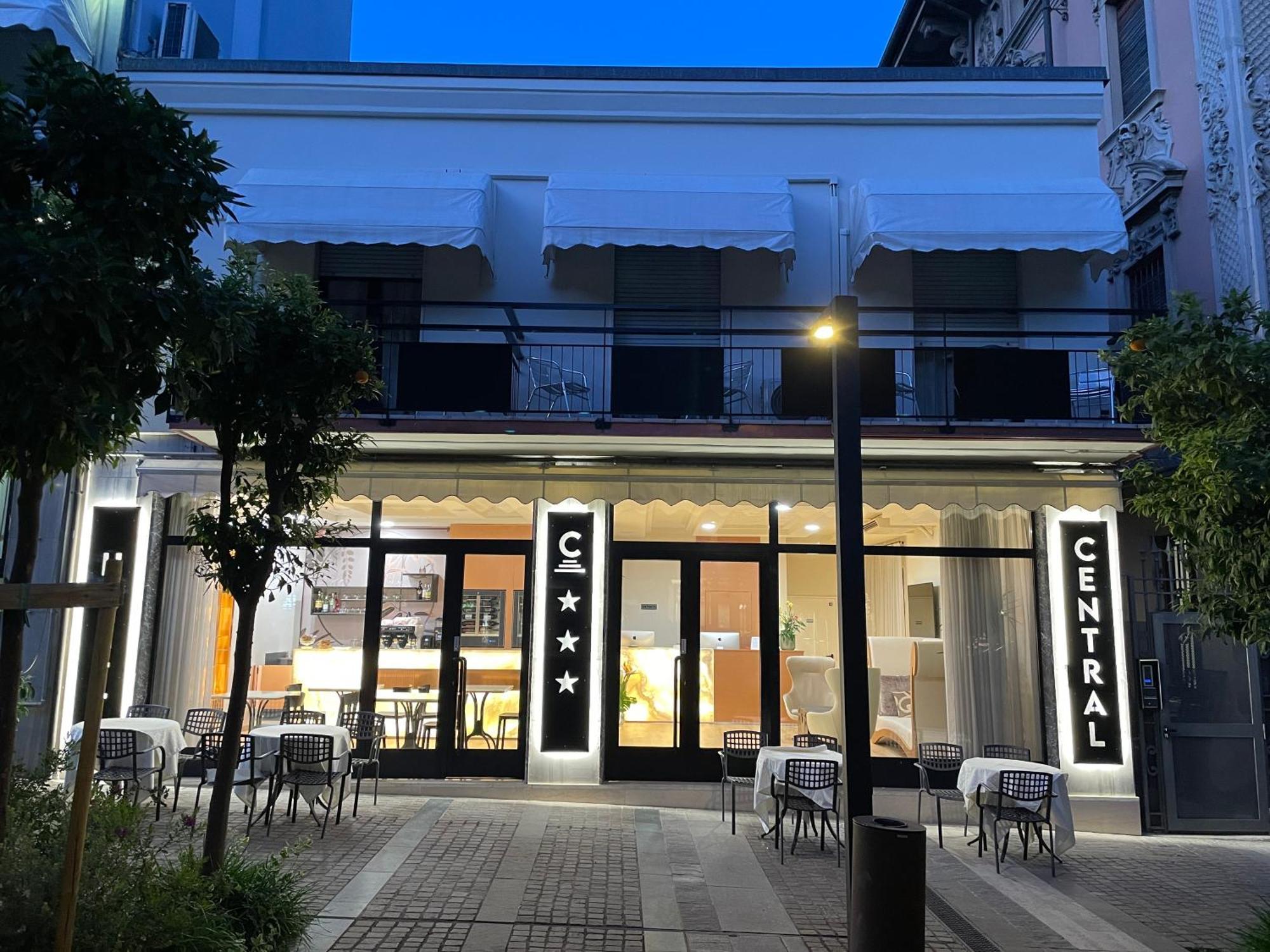 Hotel Central Giacomini Salo Exterior photo