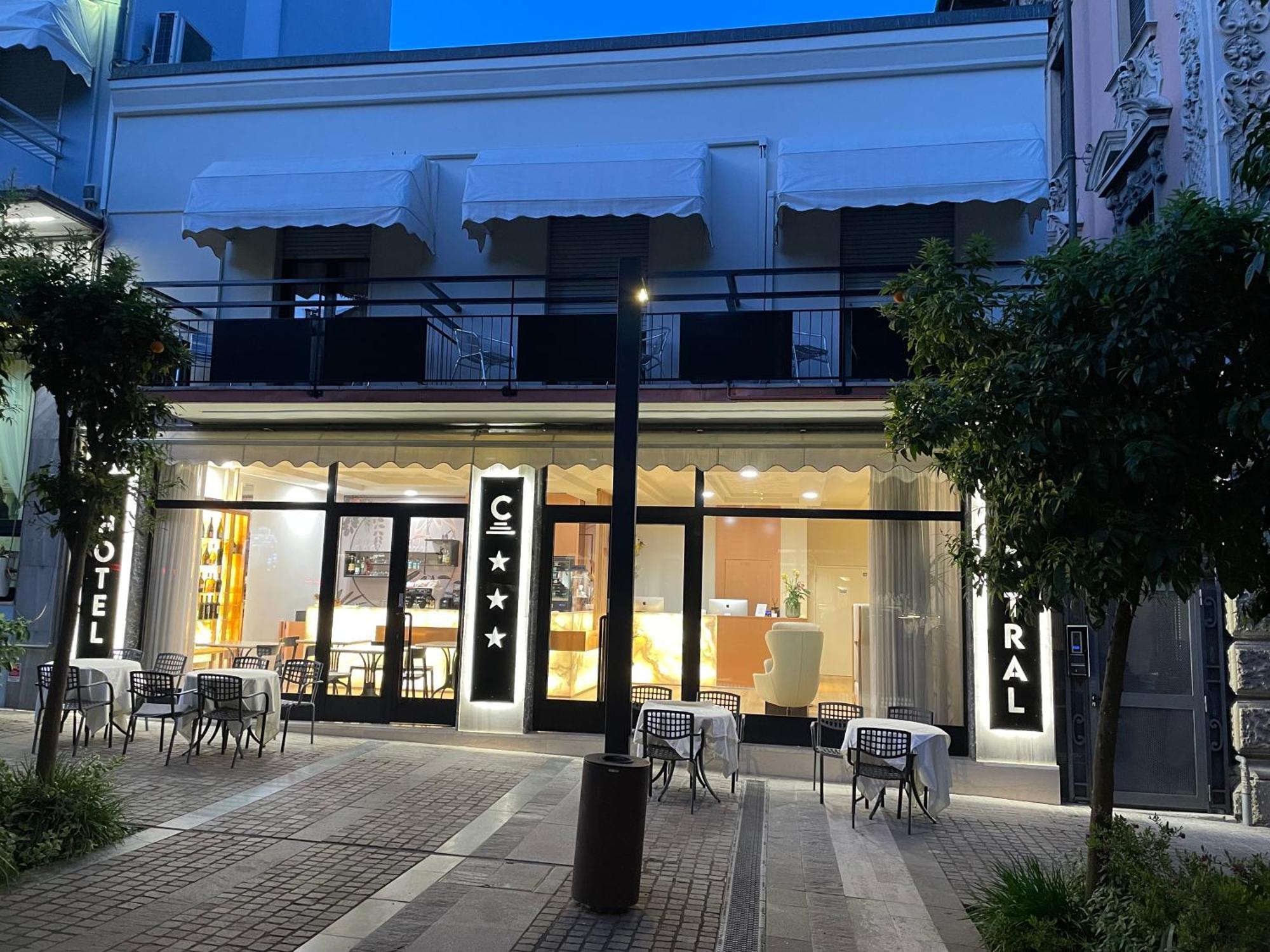 Hotel Central Giacomini Salo Exterior photo